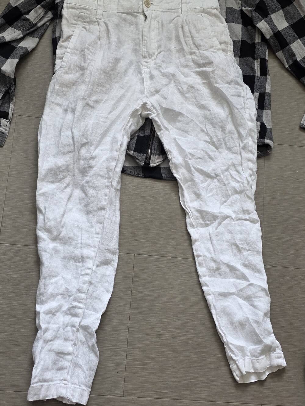 Zara Men’s White Linen Chinos